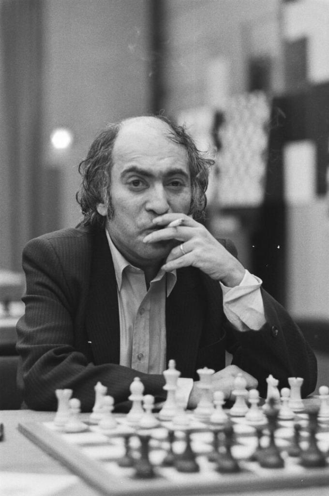 Croes, Rob C. for Anefo, CC0, via Wikimedia Commonsberühmtesten Schachspieler